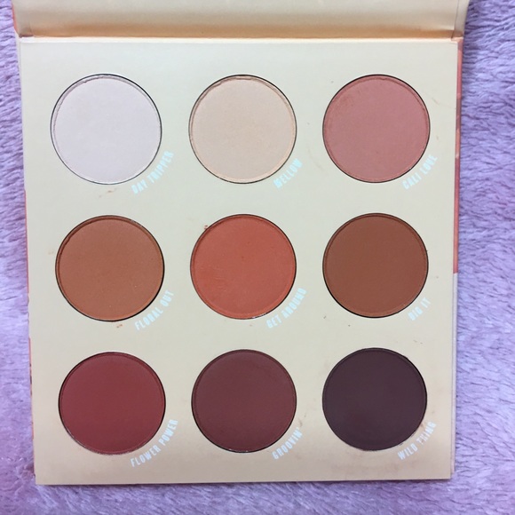 Colourpop’s Big Poppy eyeshadow palette - Picture 4 of 13